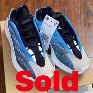 NEW AUTHENTIC YEEZY 700 V3 KIDS AZARETH